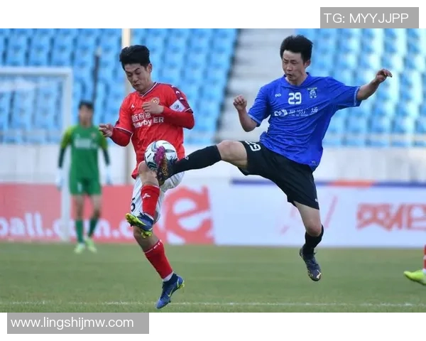 赛后分析广州足球队与武汉足球队的战术意识与表现对比 赛后分析广州足球队与武汉足球队的战术意识与表现对比